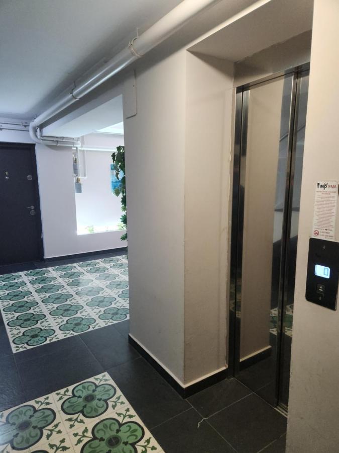 Airport Apartment Otopeni Luaran gambar