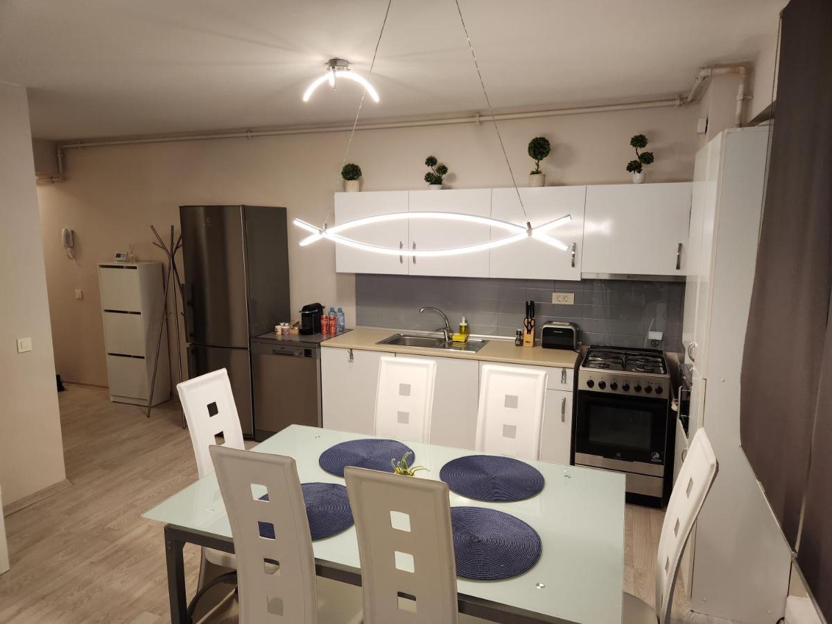 Airport Apartment Otopeni Luaran gambar