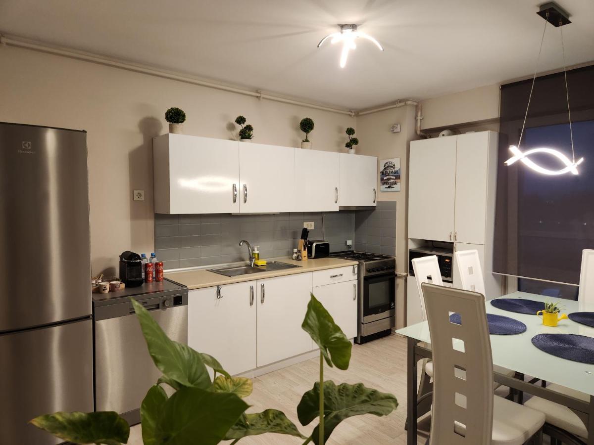 Airport Apartment Otopeni Luaran gambar