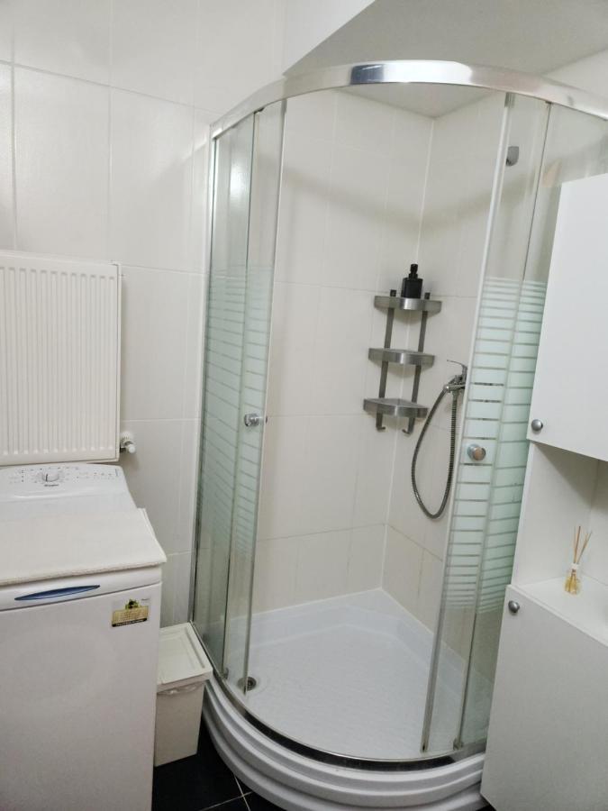 Airport Apartment Otopeni Luaran gambar