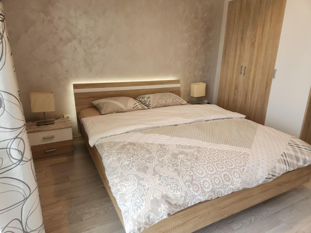 Airport Apartment Otopeni Luaran gambar